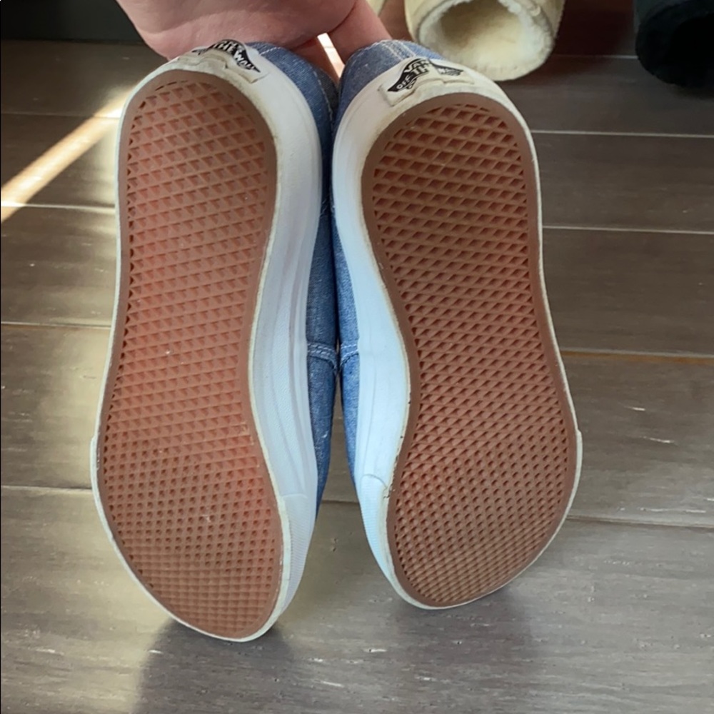 Vans - Picture 5 of 5
